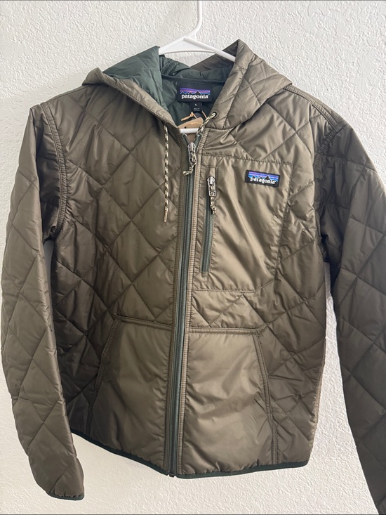 Patagonia Jackets & Blazers - Patagonia Quilted Hooded Jacket in Olive